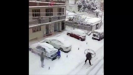 Quand tu dois aller au boulot pendant une tempête de neige...
