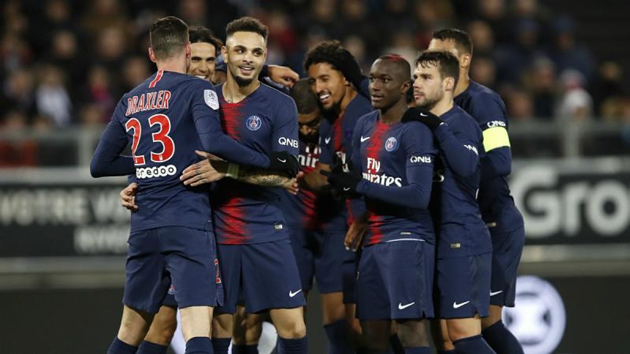 Törvénytelenül listázott labdarúgókat a PSG