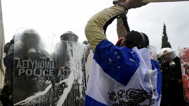 Grecia: l'accordo sul nome della Macedonia approda in Parlamento