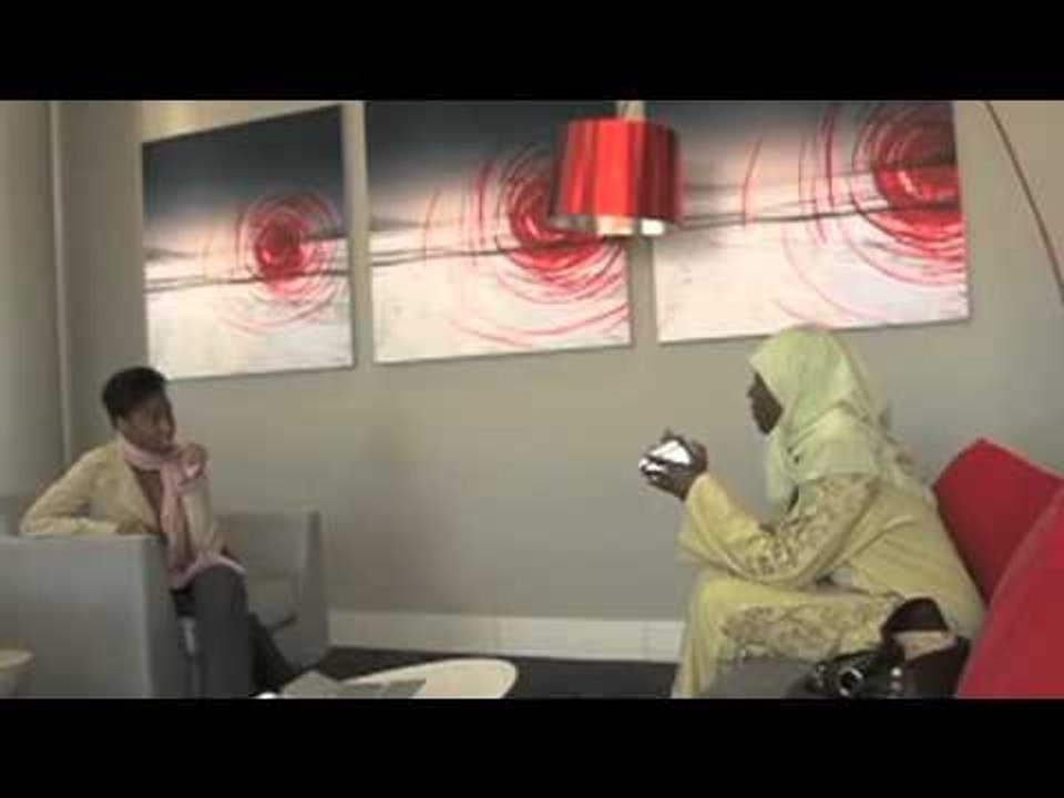 Michelle Obama in Soweto - VOA