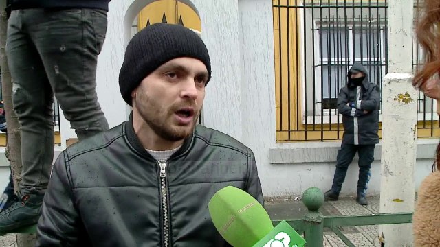 Studentët në protestë; Përpara Ministrisë së Arsimit dhe Kryeministrisë