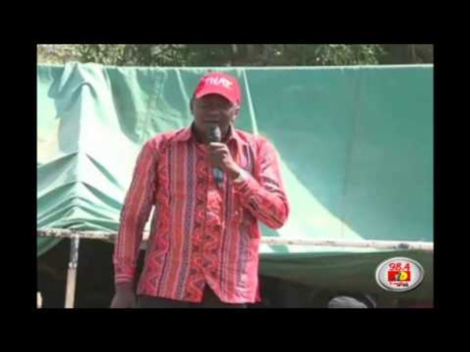 Uhuru tells off Raila over land grabbing claims