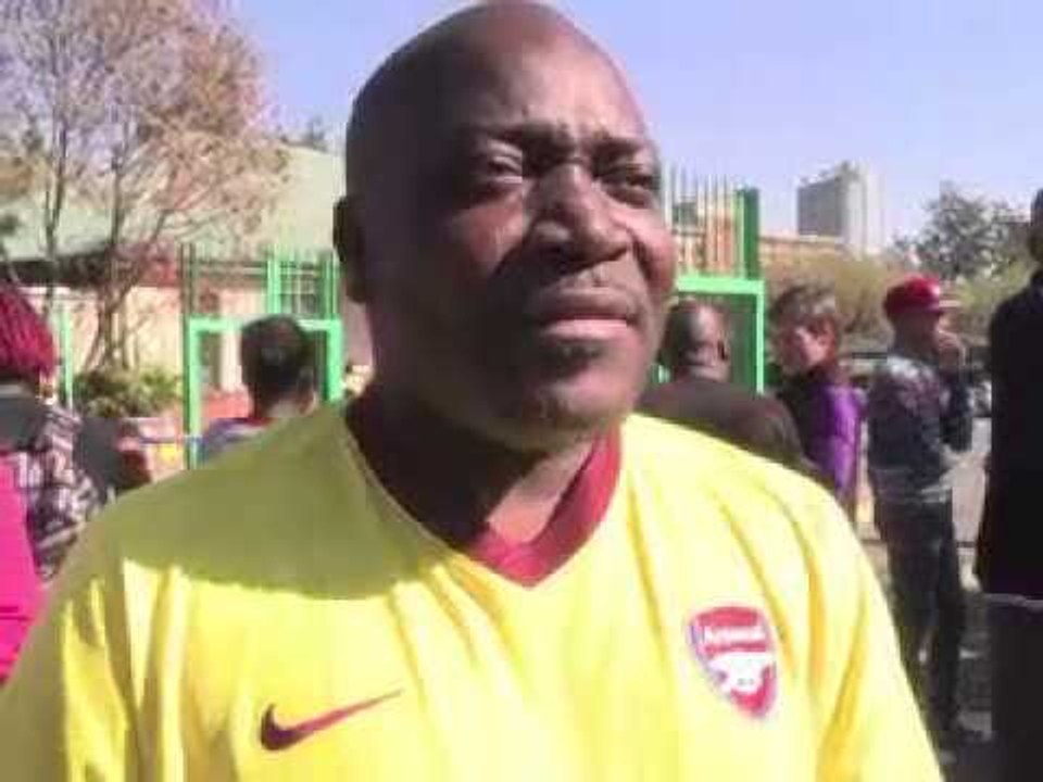 Songs, prayers for ailing Nelson Mandela