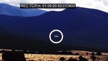 Um OVNI quase atropela um drone enquanto o mesmo filmava a paisagem