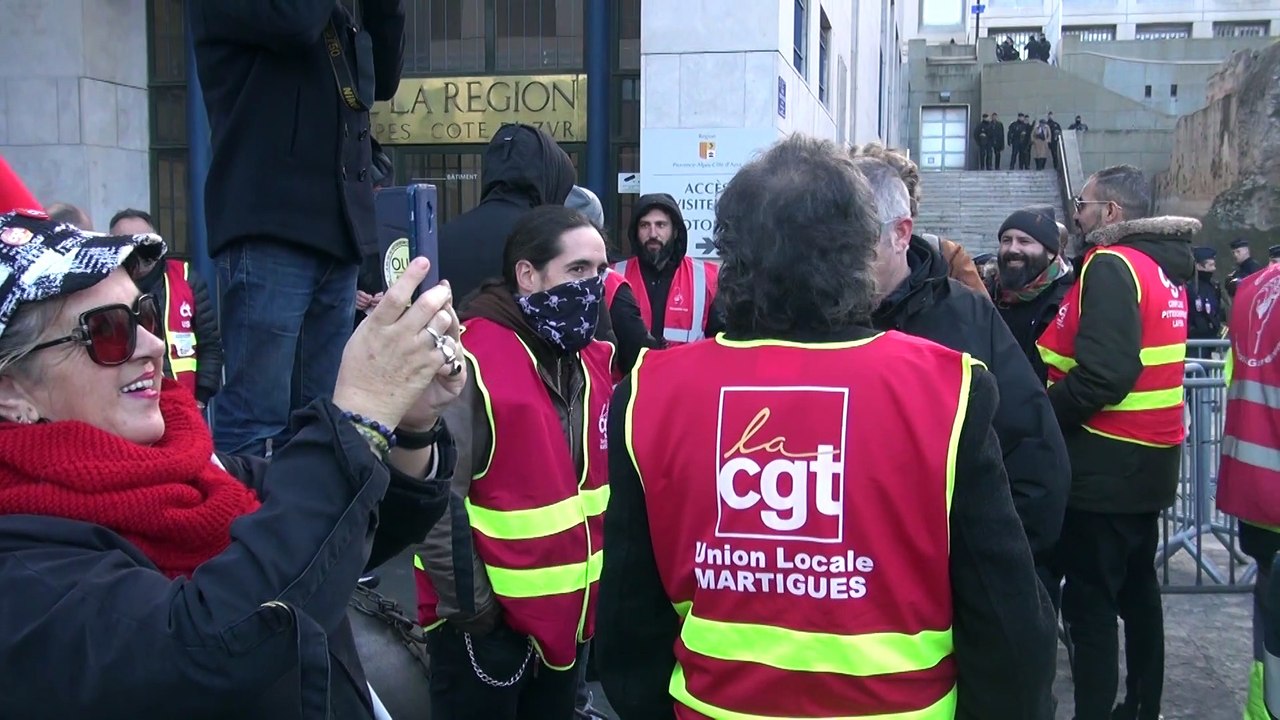 On est là !