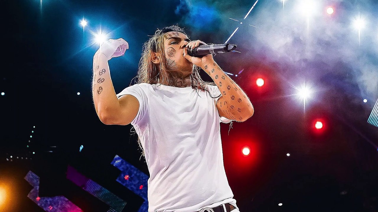 Drake Reacts To The Weeknd Diss On ‘Lost In The Fire’ | Hollywoodlife