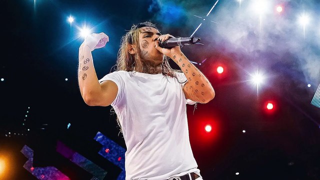 Drake Reacts To The Weeknd Diss On ‘Lost In The Fire’ | Hollywoodlife