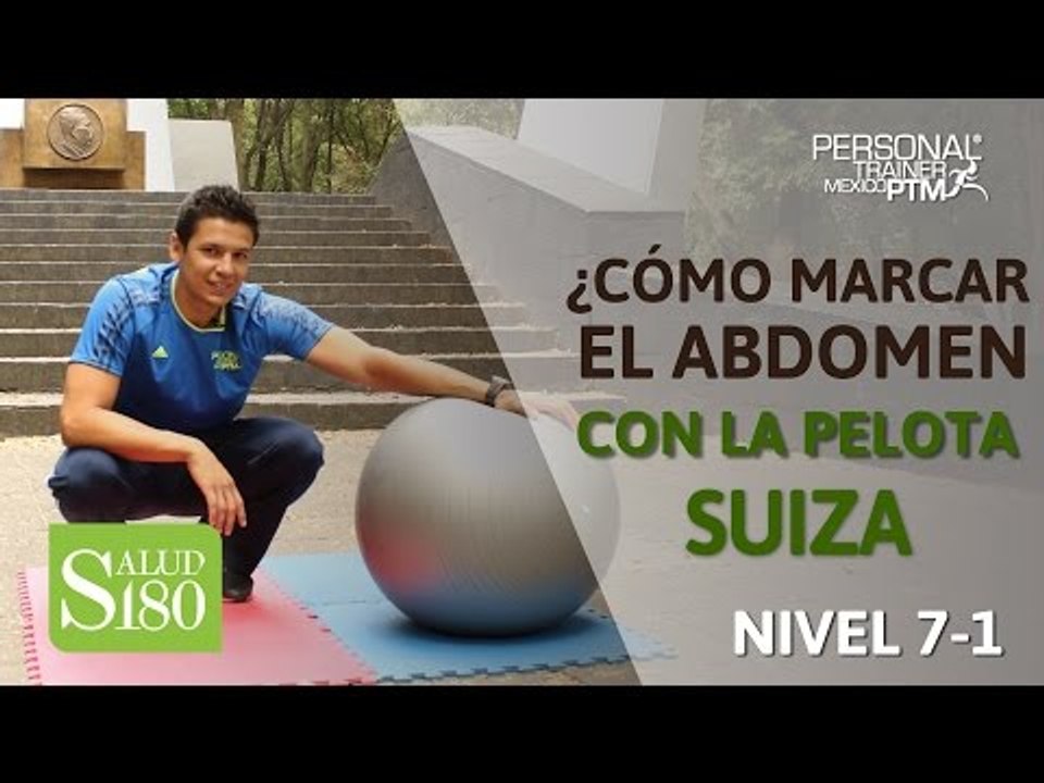 ¿Cómo marcar el abdomen con la pelota suiza? | Salud180