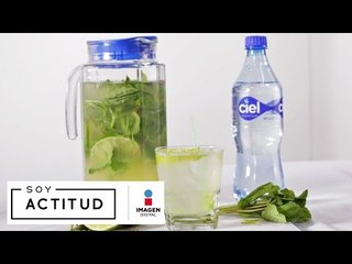 Cómo hacer una deliciosa limonada de piña y hierbas | ActitudFEM