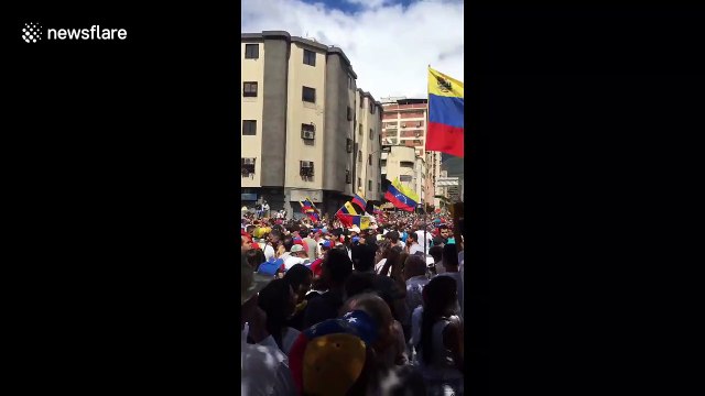 Thousands of Venezuelans march against President Nicolás Maduro
