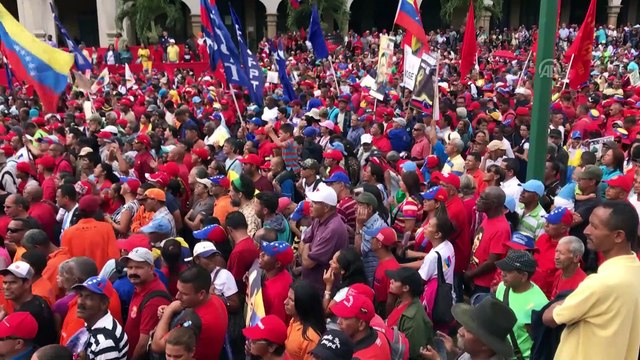 Venezuela'da Maduro destekçileri gösteri düzenledi - KARAKAS
