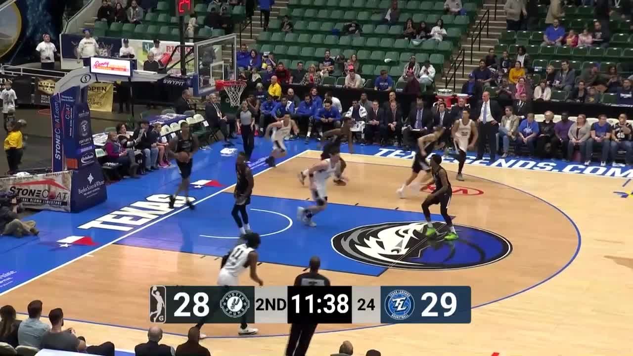 Drew Eubanks flies in for the alley-oop slam