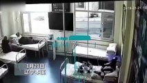 Đang nằm trong bệnh viện, bệnh nhân bị xe tải đâm thẳng vào giường bị thương