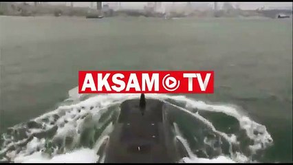 Milli Savunma Bakanlığı paylaştı!; Denizaltıya yunuslar eşlik etti