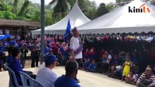 Najib sindir kasut, stokin hitam sekolah...tambah beban pada Orang Asli