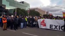 Los taxistas de Madrid vuelven a cortar la M-40 a la altura de IFEMA en su cuarto día de protestas