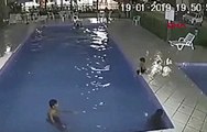 Yetişkin havuzuna giren çocuk son anda kurtarıldı
