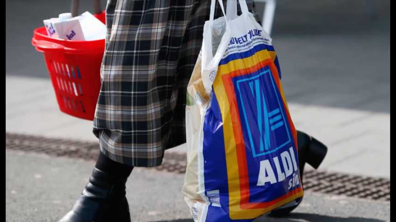Aldi : le mythique sac en plastique remplacé par des sacs durables et réutilisables