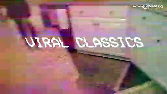 Kat heeft een zwoele, diepe miauw