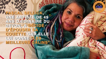 Cette femme va épouser sa couette car elle lui donne "les meilleurs câlins" !