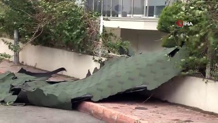 Antalya'da şiddetli fırtına dev dalgalar oluşturdu