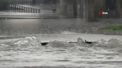 İzmir'i Sağanak Vurdu