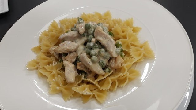 Rreze Dielli, 24 Janar 2019 - Të Gatuajmë me Znj. Vjollca P2 Fileto pule me bizele