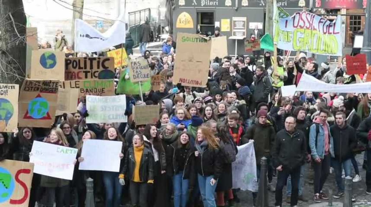 Liège : Manifestation des étudiants pour le c...