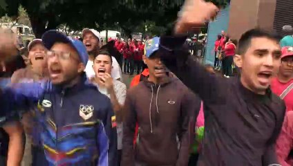 Des Vénézuéliens descendent dans la rue pour soutenir Maduro