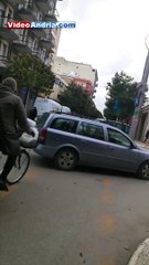 Andria, incidente all'incrocio semaforico: l'auto resta al centro dell'incrocio durante l'ora di punta