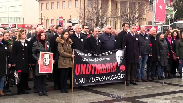 Uğur Mumcu Edirne'de Karanfillerle Anıldı - EDİRNE