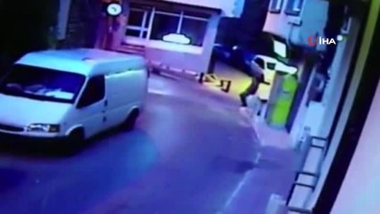 Beyoğlu'nda Örümcek Adam Gibi Binaya Tırmanan Hırsız Kamerada
