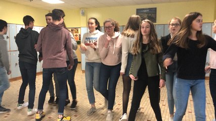 Les élèves de Saint-Michel répètent une dernière fois avant le concours de la chanson