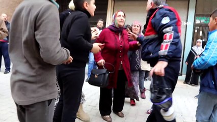 Yangında can pazarı: 91 yaşındaki kadın itfaiye ekiplerince kurtarıldı