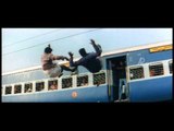 Thamirabharani Tamil Movie | Scenes | Vishal fights a gang in the train | Vishal Intro Scene | Bhanu