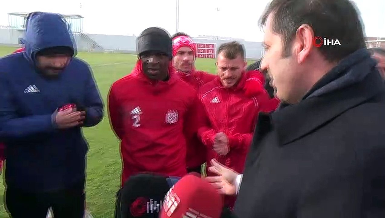 Sivas Valisi Ayhan, Sivasspor idmanını izledi