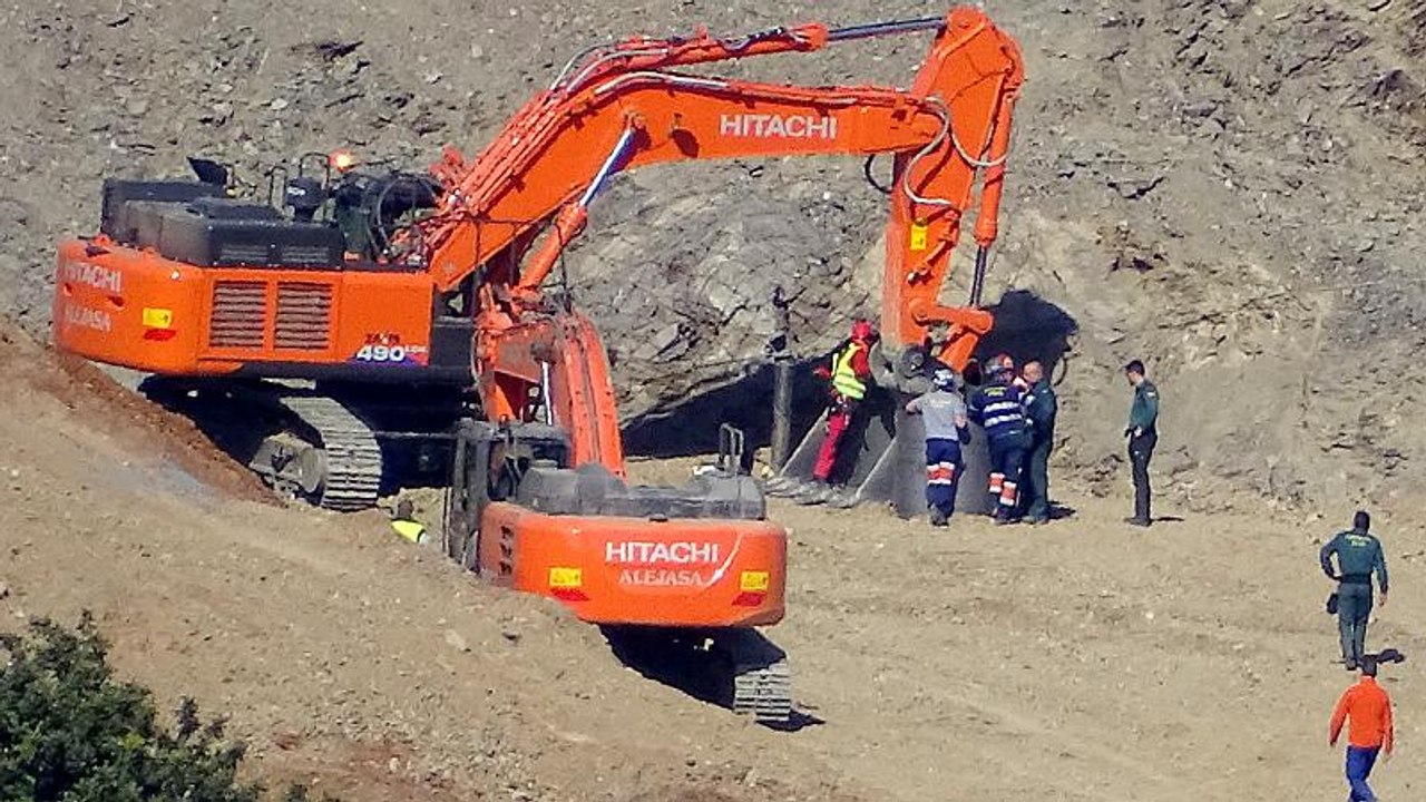 Julen-Bergung: Graben mit Handwerkzeugen