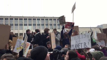 Les élèves montois manifestent à Bruxelles pour le climat