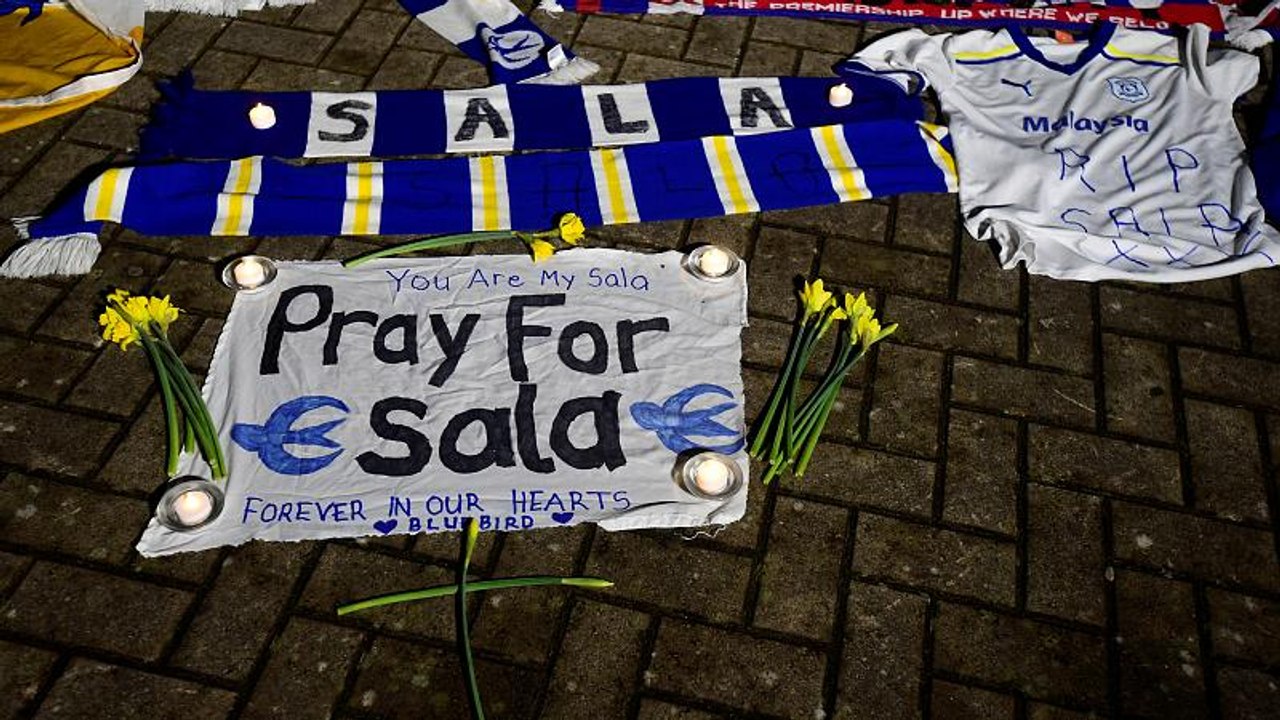 Finaliza la búsqueda del futbolista Emiliano Sala, pese a las peticiones de familia y aficionados