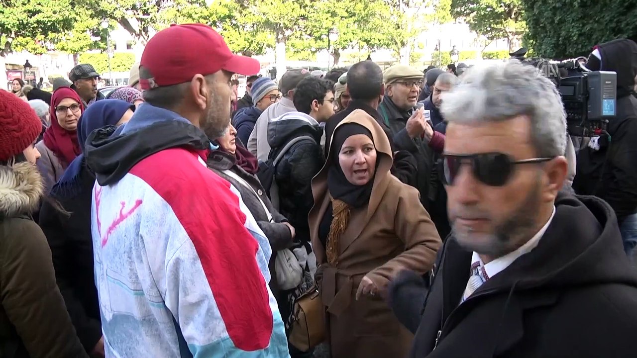Öğrenci velileri imtihanların aksamasını protesto etti - TUNUS