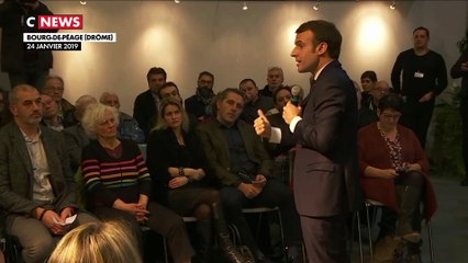 Emmanuel Macron sur la taxe d'habitation : "un impôt assez injuste socialement (...) et inégal selon les territoires"