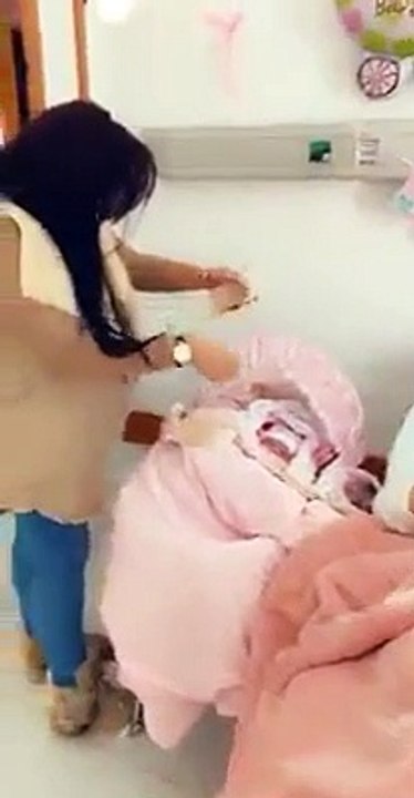 ناري شحال ديال الفلوس تكون عندي المدام بحال هاذ العائلة نغرقها دراري