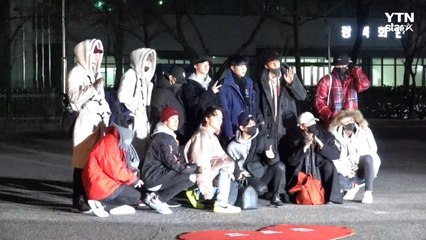[Y영상] 세븐틴, 아침부터 넘치는 ‘멋짐’ #뮤뱅출근 / YTN
