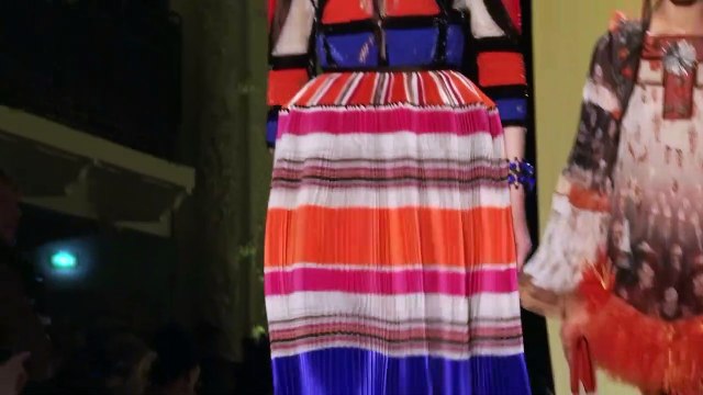 Jean Paul Gaultier presenta en París una colección de inspiración asiática