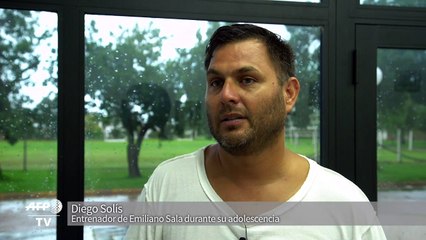 Familiares y amigos esperan por Emiliano Sala en Argentina