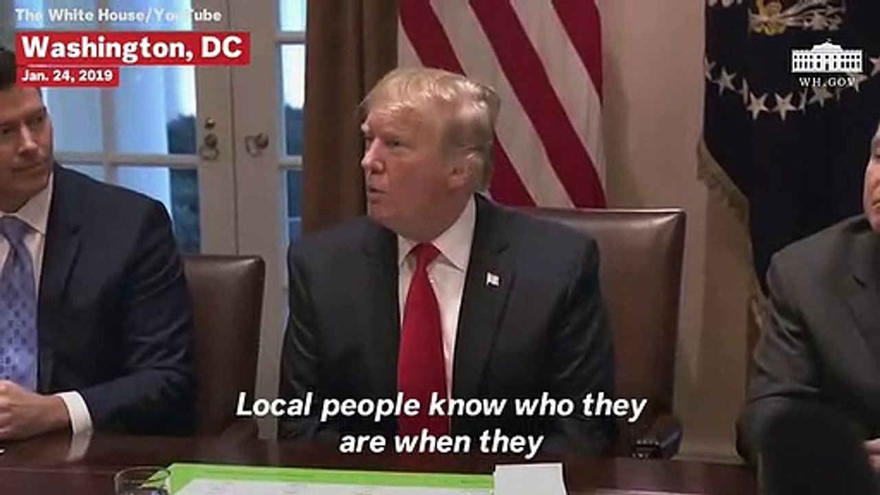 Donald Trump Defends Wilbur Ross, Says Grocery Stores And Banks 'Work Along' With Federal Employees