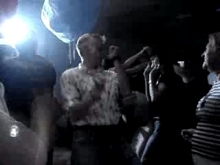 apprendre la danse tectonik ^^