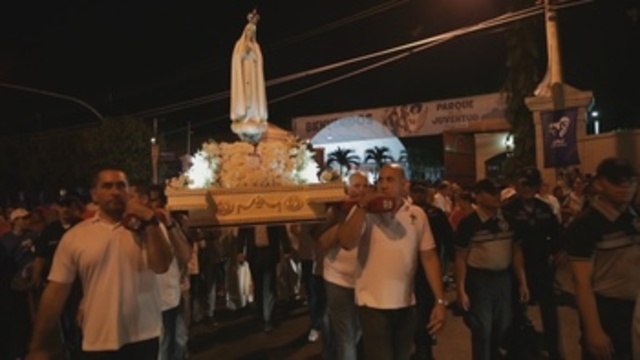 Jóvenes devotos de la Virgen de Fátima agradecen por sus milagros en Panamá