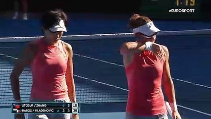 Mladenovic et Babos s'inclinent, Stosur aux anges : les temps forts de la finale