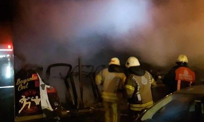 Spor salonu alev alev yandı